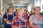 В зале презентаций с трудом можно было найти свободное место.