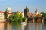 Карлов мост,соединяющий районы Старе Место и Мала Страна - одно из самых главных достопримечательностей Праги.